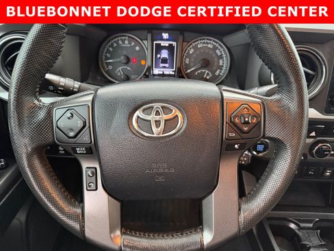 Used 2016 Toyota Tacoma TRD Sport RWD image 19