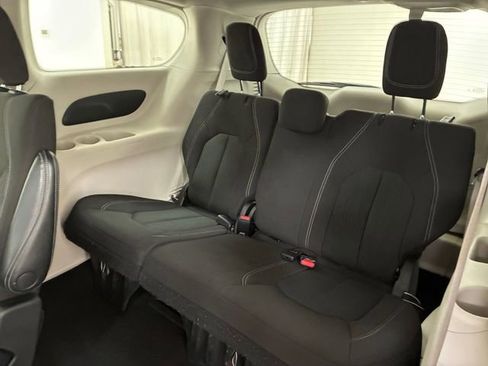 Used 2023 Chrysler Voyager LX FWD image 18