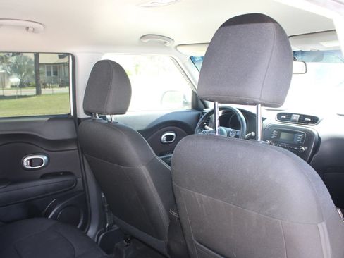 Used 2015 Kia Soul + FWD image 26