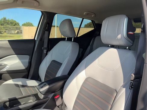 Used 2024 Nissan Kicks SR w/ SR Premium Package FWD image 10