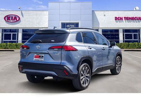 Used 2024 Toyota Corolla Cross XLE image 4