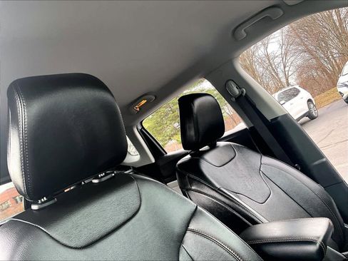 Used 2022 Jeep Compass Limited image 22