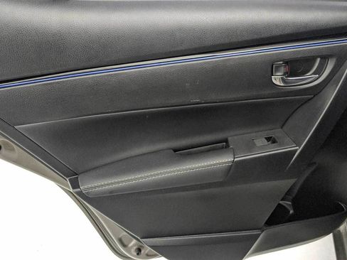 Used 2018 Toyota Corolla XSE image 22