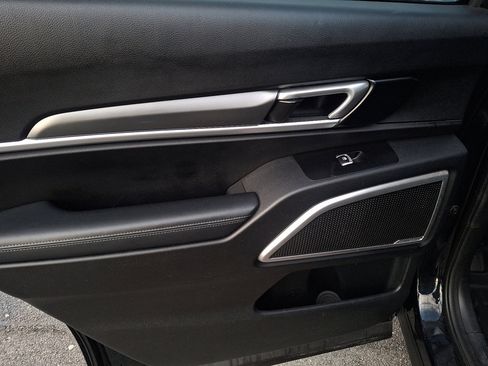 Used 2020 Kia Telluride LX image 19