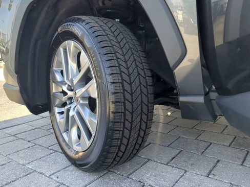 Used 2022 Toyota RAV4 XLE Premium image 35