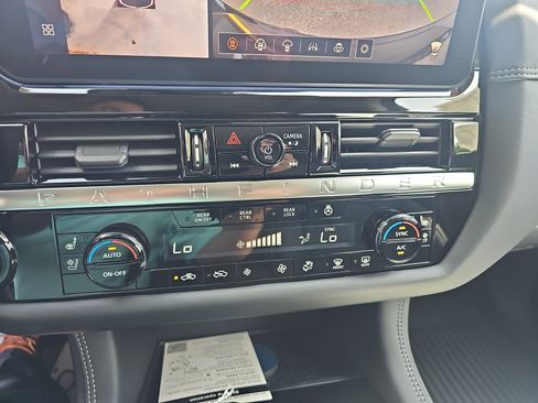 New 2026 Nissan Pathfinder Platinum AWD/4WD image 15