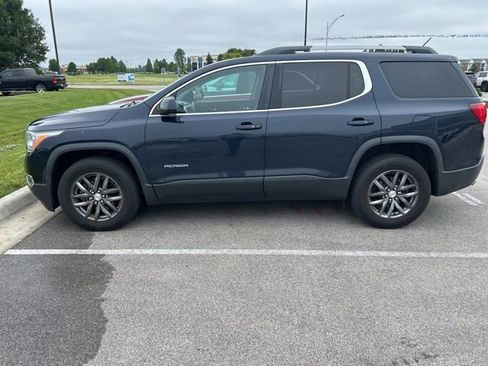 Used 2017 GMC Acadia SLT FWD image 3