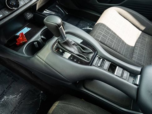 Used 2025 Honda HR-V LX image 36
