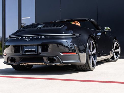 Used 2025 Porsche 911 Carrera RWD image 12