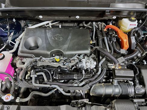 Certified 2024 Toyota Venza XLE image 26