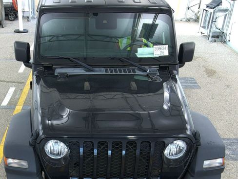 Used 2024 Jeep Wrangler Unlimited Sport AWD/4WD image 10