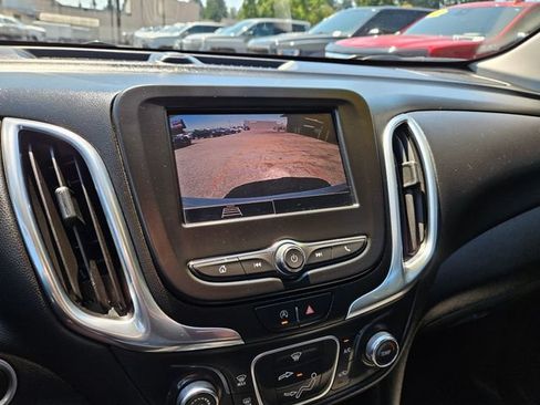 Used 2022 Chevrolet Equinox LT AWD/4WD image 36