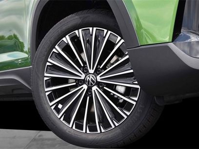 New 2025 Volkswagen Taos SE