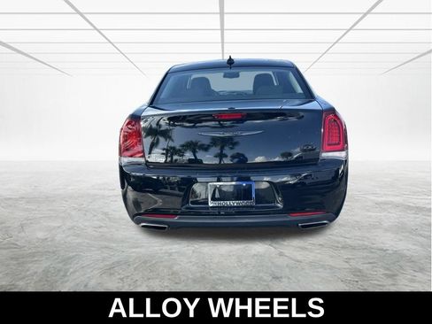 Used 2021 Chrysler 300 Touring w/ Sport Appearance Package RWD image 6