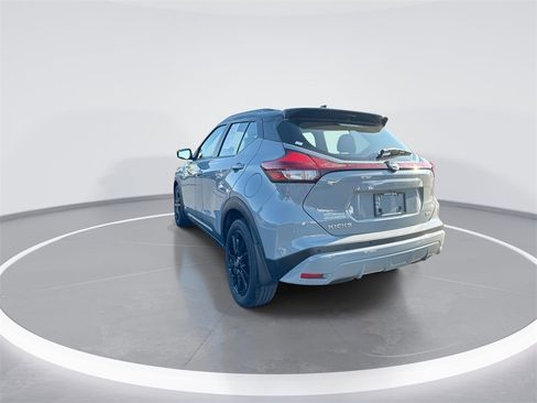 Used 2023 Nissan Kicks SR image 6