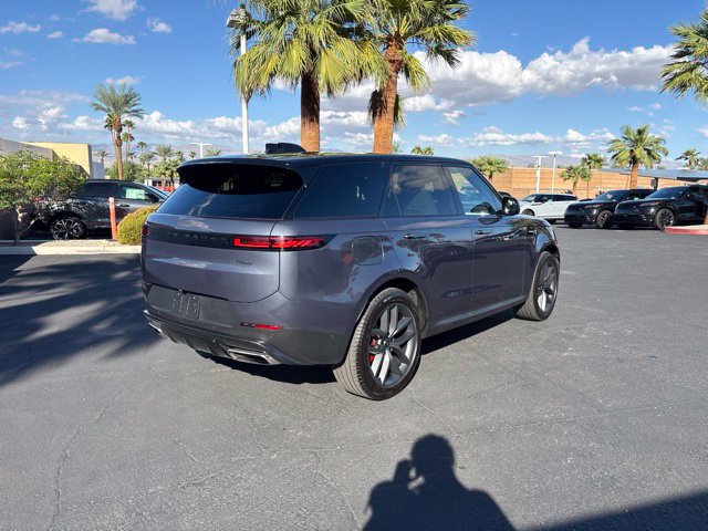 Used 2024 Land Rover Range Rover Sport SE AWD/4WD image 5
