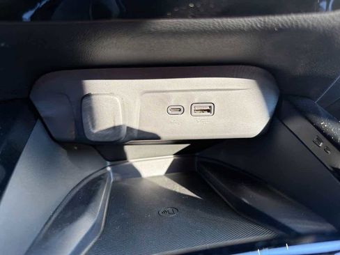 New 2026 Chevrolet Trax RS w/ Sunroof Package FWD image 22