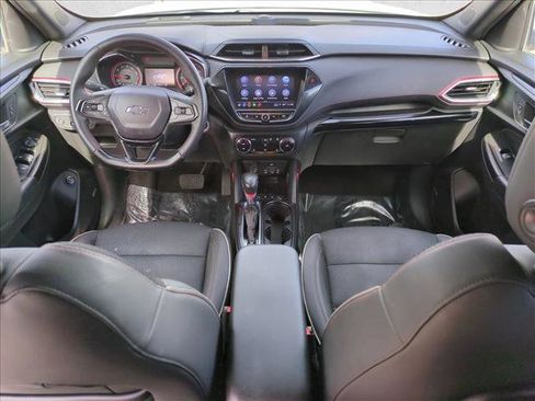 Used 2023 Chevrolet TrailBlazer RS w/ Sun and Liftgate Package image 17