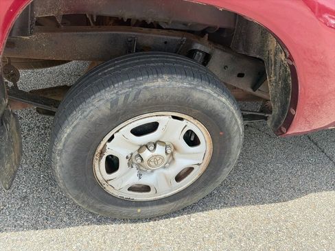 Used 2005 Toyota Tacoma 2WD Regular Cab image 10