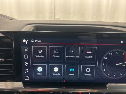 Used 2022 GMC Sierra 1500 Elevation w/ Preferred Package image 15