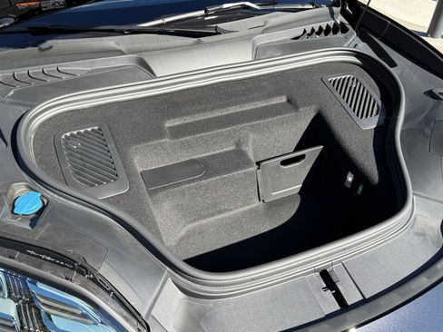 Used 2025 Porsche Macan Turbo Electric image 32