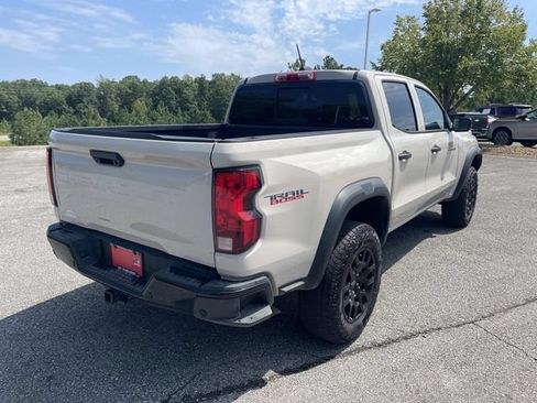 Used 2026 Chevrolet Colorado Trail Boss AWD/4WD image 3