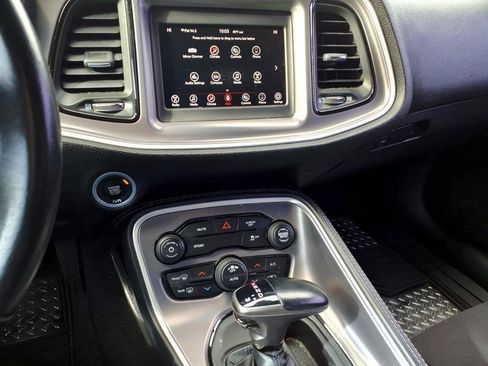 Used 2021 Dodge Challenger SXT image 16