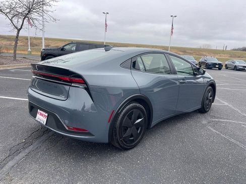 Used 2025 Toyota Prius LE image 3