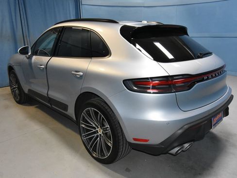 Certified 2026 Porsche Macan AWD/4WD image 3