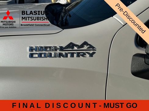 Used 2023 Chevrolet Silverado 1500 High Country w/ High Country Premium Package AWD/4WD image 35