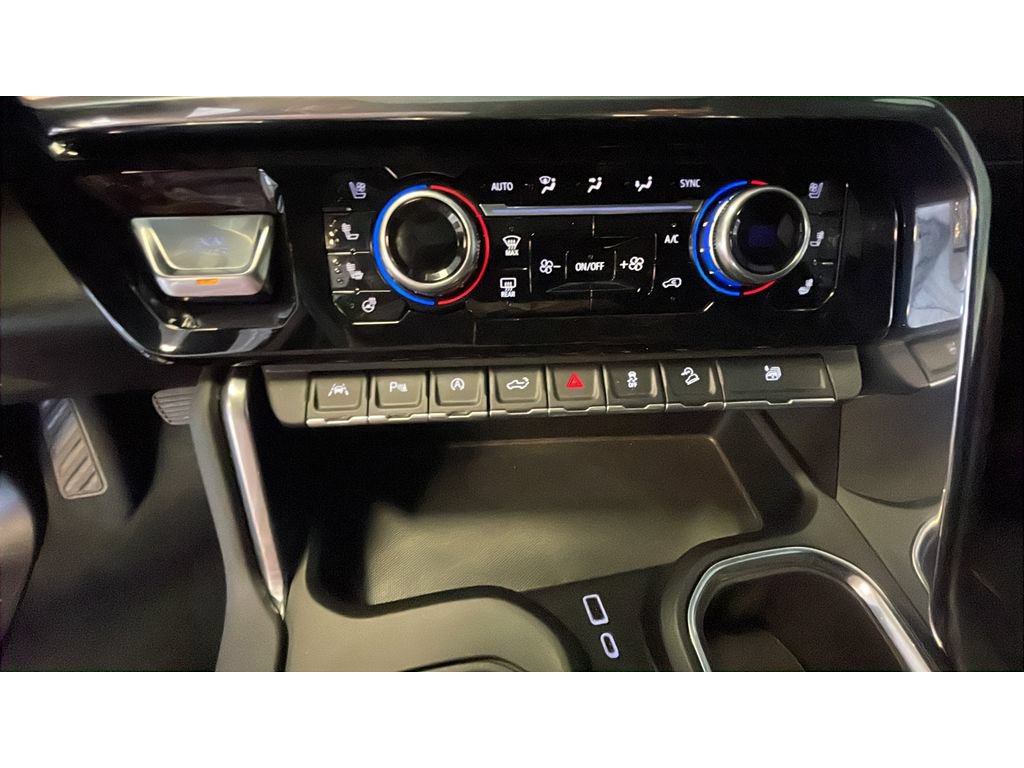 Used 2024 GMC Sierra 1500 Denali AWD/4WD image 14