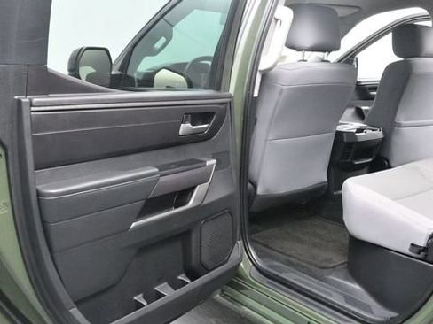 Used 2022 Toyota Tundra SR5 AWD/4WD image 17