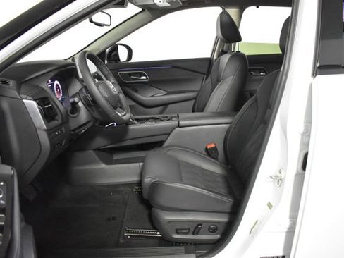Certified 2026 Nissan Rogue Platinum w/ Platinum Premium Package AWD/4WD image 11