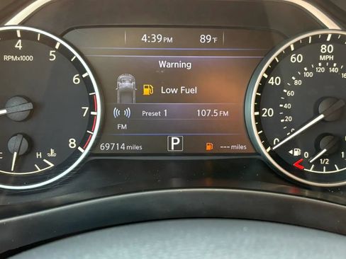 Used 2017 Nissan Murano SV AWD/4WD image 21
