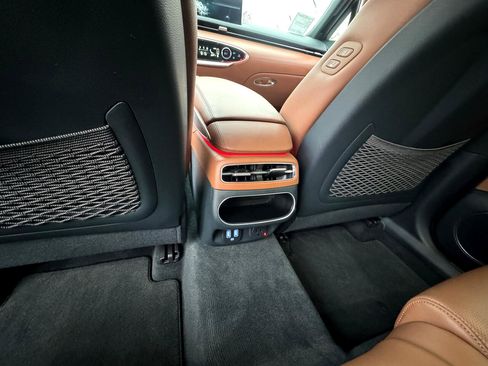 Used 2025 Genesis GV70 2.5T w/ Advanced Package image 19