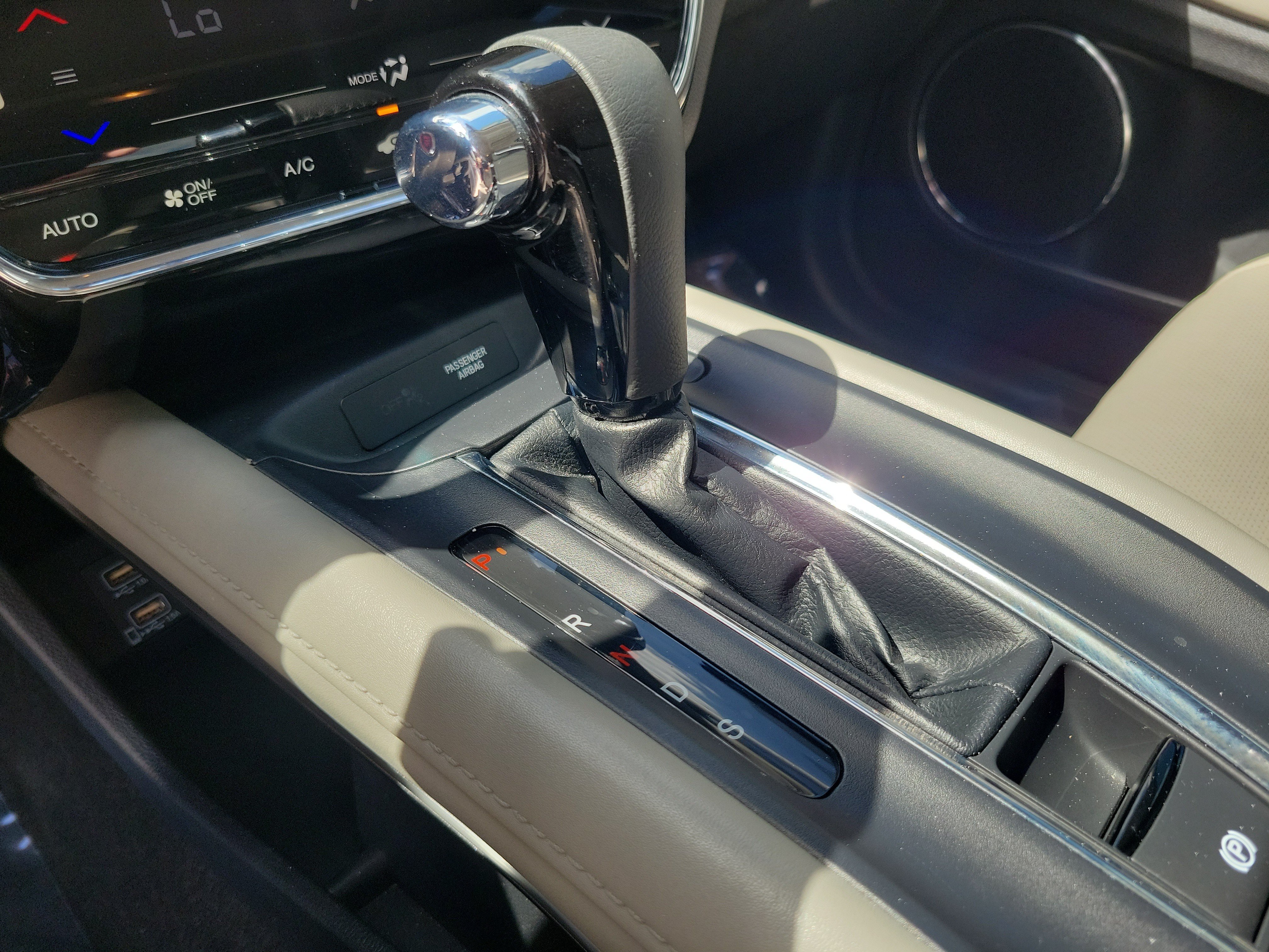 Certified 2021 Honda HR-V EX-L image 28