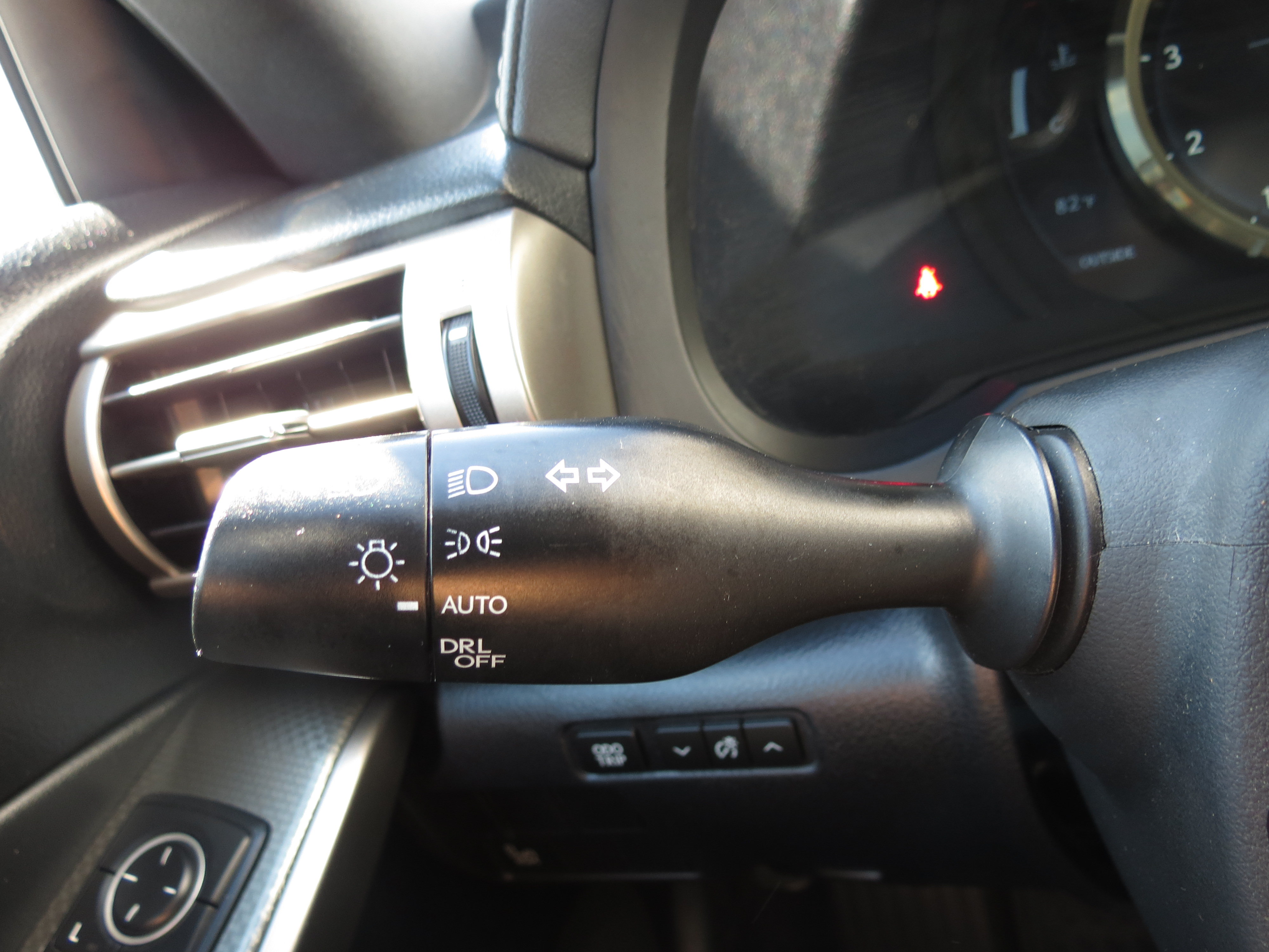 Used 2014 Lexus IS 350 w/ F Sport Package RWD image 18