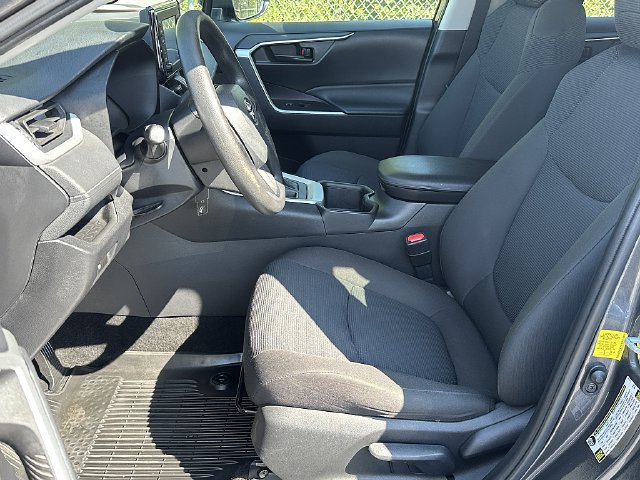 Used 2022 Toyota RAV4 LE FWD image 19