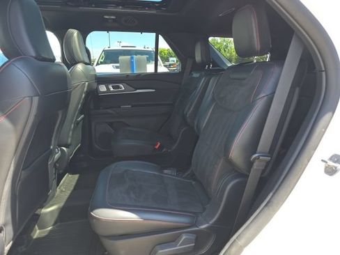 Used 2025 Ford Explorer ST AWD/4WD image 8