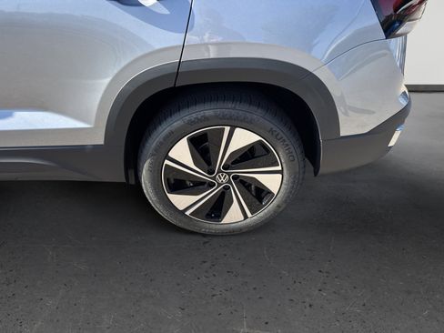 New 2026 Volkswagen Taos SE AWD/4WD image 8
