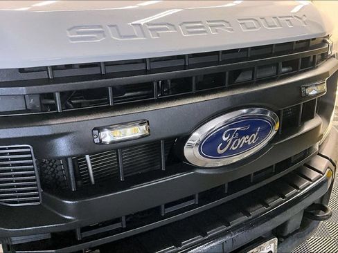Used 2021 Ford F250 XL w/ Power Equipment Group RWD image 29