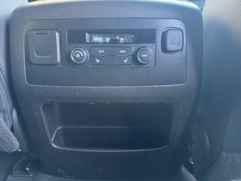 Used 2017 Chevrolet Tahoe LT w/ Luxury Package AWD/4WD image 23