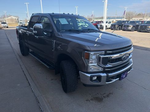 Used 2021 Ford F250 XLT w/ XLT Premium Package image 3