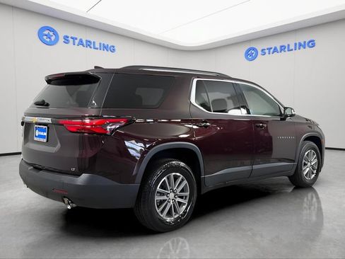Used 2022 Chevrolet Traverse LT FWD image 9