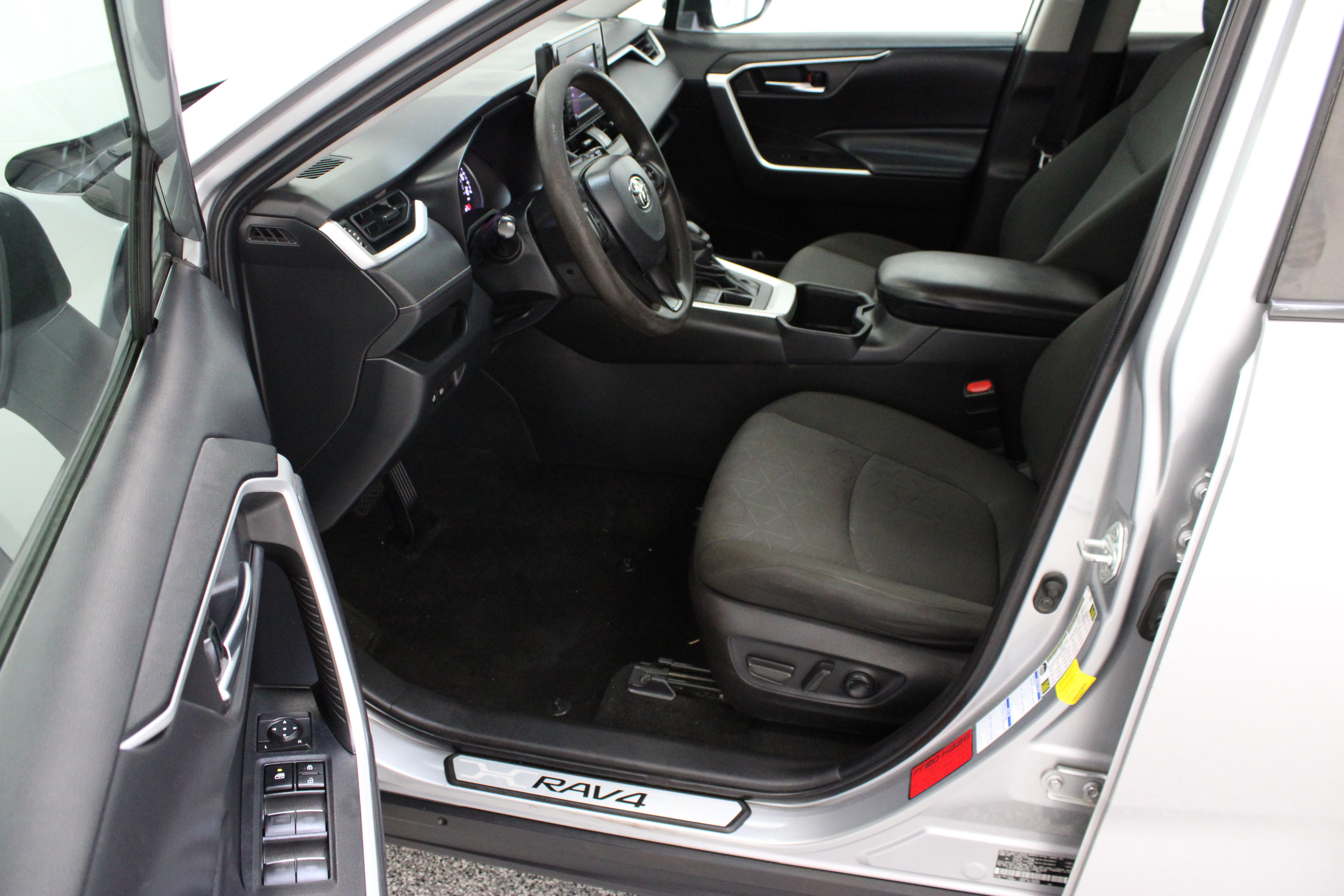 Certified 2022 Toyota RAV4 XLE AWD/4WD image 13