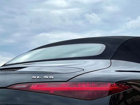 Used 2022 Mercedes-Benz SL 55 AMG 4MATIC image 9