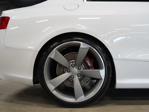 Used 2015 Audi RS 5 Coupe w/ Technology Package AWD/4WD image 32
