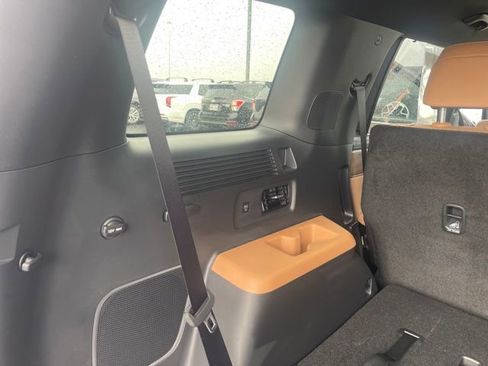 Used 2026 Hyundai Santa Fe Limited w/ Tow & Go Package image 14