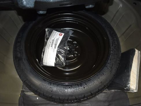 Used 2024 Nissan Altima 2.5 SV FWD image 38