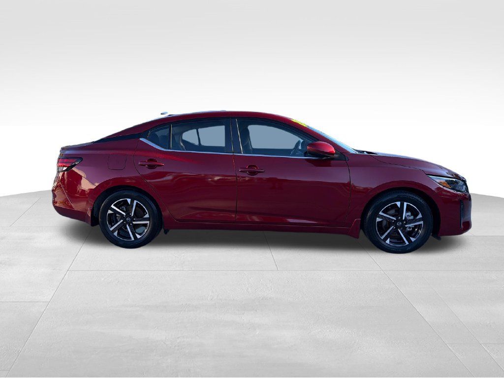 Used 2024 Nissan Sentra SV FWD image 9